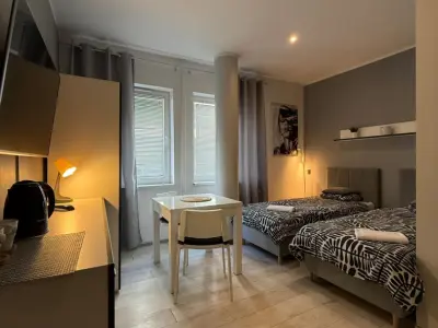 Hostel Gdynia - Pokoje Na Wyłączność - Noclegi Gdynia, Hostele - miniatura 1