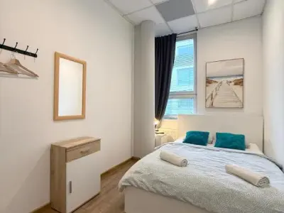 Hostel Gdynia - Pokoje Na Wyłączność - Noclegi Gdynia, Hostele - miniatura 17