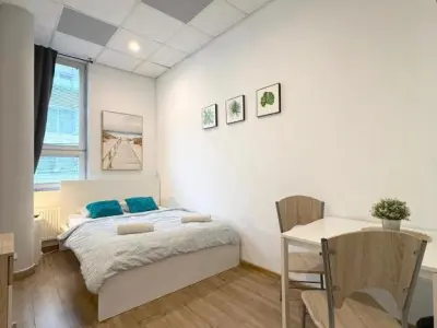 Hostel Gdynia - Pokoje Na Wyłączność - Noclegi Gdynia, Hostele - miniatura 12