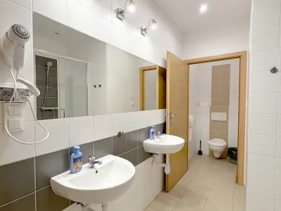 Hala Hostel - Blisko Dworca PKP Gdynia Główna - Noclegi Gdynia, Hostele - miniatura 10