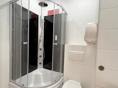 Hala Hostel - Blisko Dworca PKP Gdynia Główna - Noclegi Gdynia, Hostele - miniatura 12