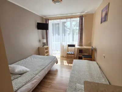 Pokoje Ula - wypoczynek wśród sosen i kojącej zieleni. - Noclegi Władysławowo, Pokoje gościnne - miniatura 12