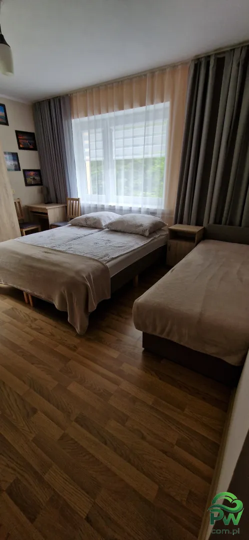 Pokoje Przy Skwerze w otoczeniu drzew - Noclegi Władysławowo, Pokoje gościnne - zdjęcie 3