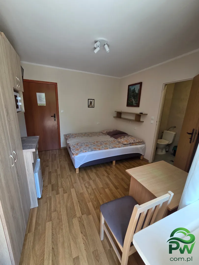 Pokoje Przy Skwerze w otoczeniu drzew - Noclegi Władysławowo, Pokoje gościnne - zdjęcie 2