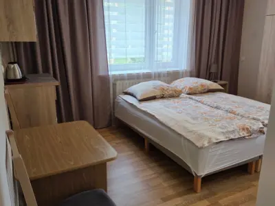 Pokoje Przy Skwerze w otoczeniu drzew - Noclegi Władysławowo, Pokoje gościnne - miniatura 10