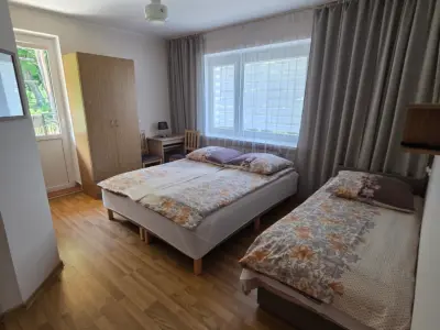 Pokoje Przy Skwerze w otoczeniu drzew - Noclegi Władysławowo, Pokoje gościnne - miniatura 14