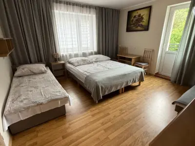 Pokoje Przy Skwerze w otoczeniu drzew - Noclegi Władysławowo, Pokoje gościnne - miniatura 20